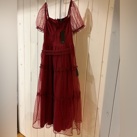 Magnetic Presence Red Wine Swiss Dot Puff Sleeve Midi Dress - Picture 3 of 3